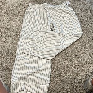 NEW WITH TAGS women’s XXL/20 wide leg linen pants. White/black stripe